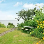 別荘 Secluded Retreat - By Traum Lihme